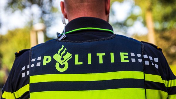 Vrouw (27) overleden na aanrijding met Porsche in Hilversum