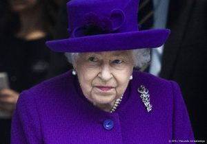 Ajax draagt rouwbanden voor koningin Elizabeth tijdens Champions League