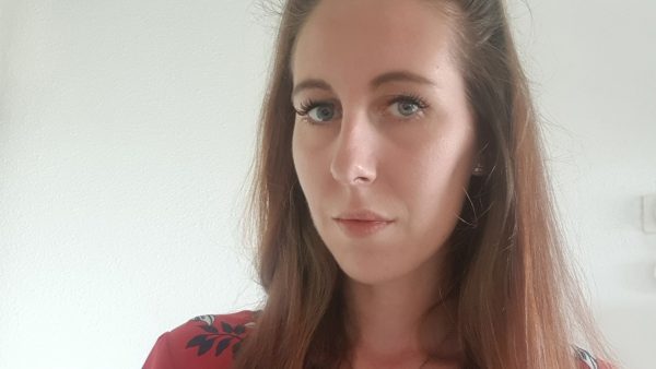 Vivian (29) kreeg een eetstoornis en blowverslaving na pesten en misbruik