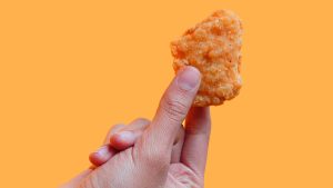Thumbnail voor Van laars tot bal: de kipnuggets van McDonald's komen in vier vormen en wel híerom