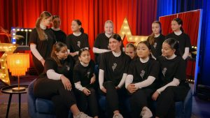 Thumbnail voor Groep draagt dans op aan overleden vriendin Roos in 'Holland's Got Talent'