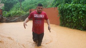 Thumbnail voor Orkaan Fiona aan land in Puerto Rico, vrees voor catastrofale overstromingen en modderstromen