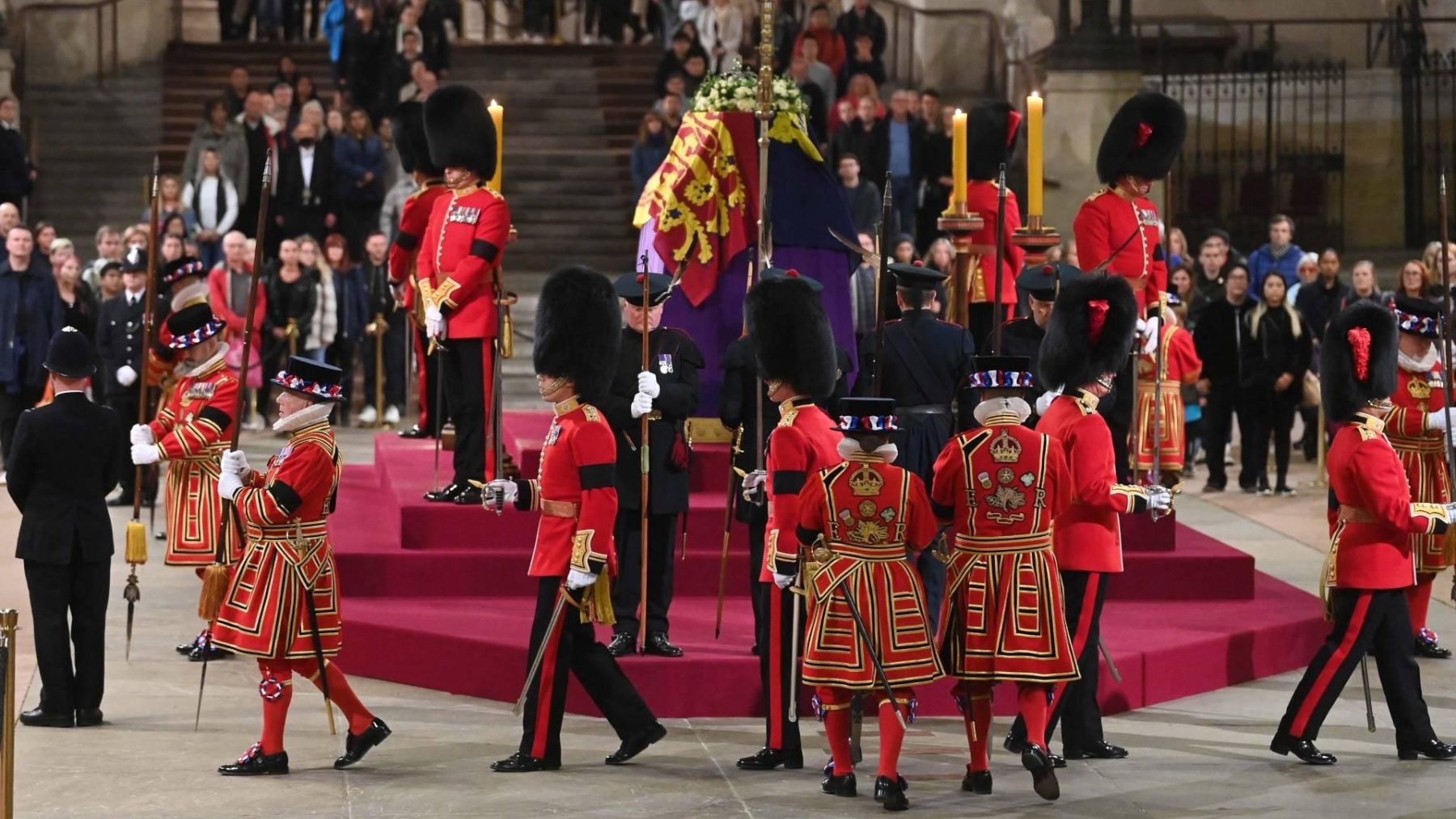 Kwart miljoen mensen namen afscheid van Queen in Westminster Hall
