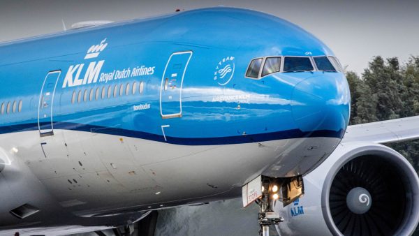 KLM annuleert deze week nog tientallen vluchten op Schiphol