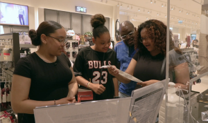 Thumbnail voor Shoppen tot je niet meer kunt in 'Steenrijk, straatarm': 'Ik ging gewoon helemaal los'