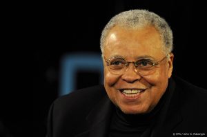 Thumbnail voor 'Star Wars'-stem met pensioen: James Earl Jones (91) stopt als Darth Vader