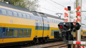 Thumbnail voor Trein met honderden passagiers ontspoord bij Weert, geen gewonden