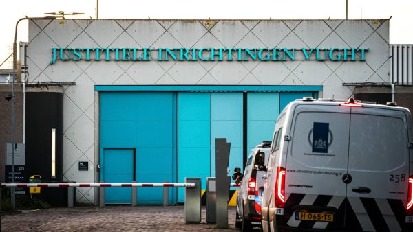 Taghi brengt brieven aan Mohammed B. naar buiten