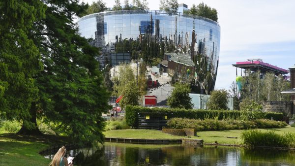 Museum Boijmans koopt schilderij van Miró voor 8,4 miljoen