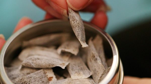 Amsterdamse politie waarschuwt voor ronselen kinderen met snus