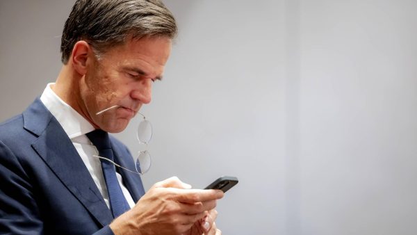 Inspectie publiceert onderzoek naar Ruttes sms-verkeer