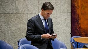 Inspectie: Rutte en ministerie in de fout met bewaren sms’jes
