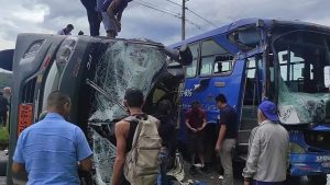 Thumbnail voor Twee Nederlanders omgekomen en meerdere gewonden bij busongeluk in Ecuador