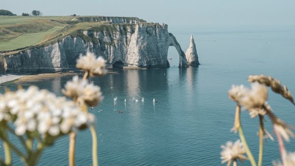 Selfie nemen wordt vrouw (30) fataal na val van krijtrotsen Étretat