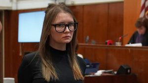 Anna Sorokin uit voorarrest, maar ze mag niet op sociale media