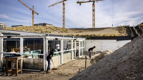 Scheveningse strandtenten mogen 's winters mogelijk blijven staan