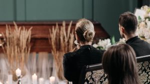Thumbnail voor Ilya's familieruzie bereikt hoogtepunt op begrafenis: 'Had het de kinderen nooit mogen vertellen'