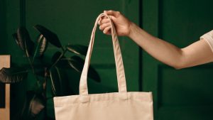 Thumbnail voor Zo vaak moet je je katoenen tas gebruiken om duurzamer te zijn dan plastic