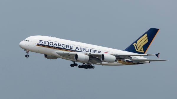 Singapore Airlines ontslaat zwangere stewardessen niet meer