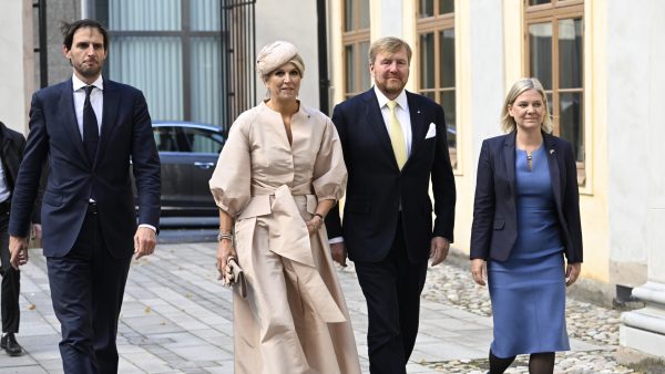 Willem-Alexander en Máxima aangekomen in Zweden voor staatsbezoek