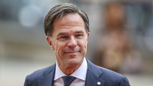 Thumbnail voor Wilt u dat beleid gekookt of gebakken? Rutte en ministers gaan met boeren ontbijten in Catshuis