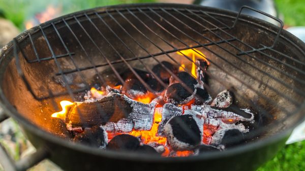 Moeder en dochter overlijden aan CO-vergiftiging door barbecue in huis