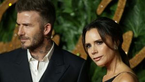 Thumbnail voor Victoria Beckham vertelt echte reden waarom ze David-tattoo liet weghalen: 'Ging bloeden'