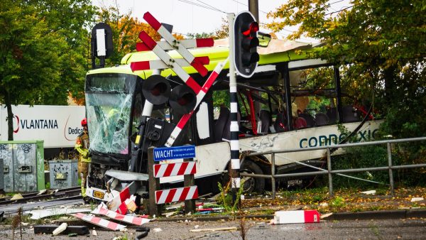 Politie: aangereden bus op spoorovergang had technische problemen