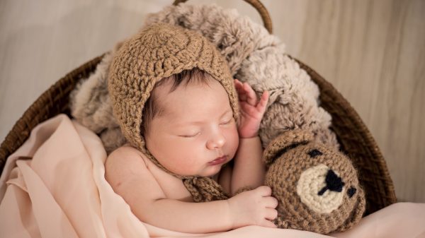 Zó zorg je voor een soepele overgang voor je baby naar de wintertijd