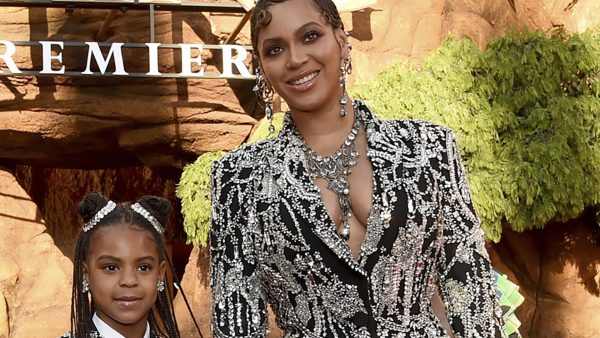 Zo moeder, zo dochter: Blue Ivy (10) biedt 80.000 dollar voor ma Beyoncés oorbellen