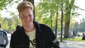 Thumbnail voor Another day, another outfit: Wouter (19) deelt fashion met knipoog op TikTok