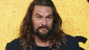 Thumbnail voor Hállo heerlijke kadetten: Jason Momoa vist (bijna) zonder kleren en dat wil je zien