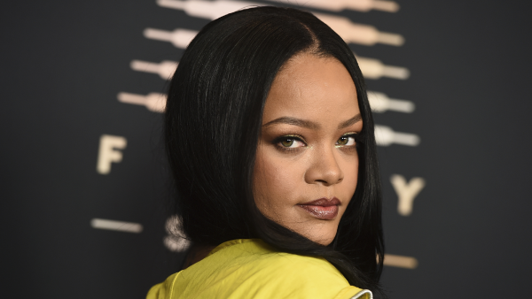 Rihanna komt aanstaande vrijdag met nieuwe muziek en nóg meer celebnieuws dat je vannacht hebt gemist