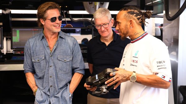 Lewis Hamilton werkt aan 'beste autoracefilm ooit' met Brad Pitt: 'Het is ongelooflijk'