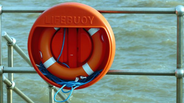 Vissers redden man van boei in het Kanaal: 'Het had niet veel gescheeld'