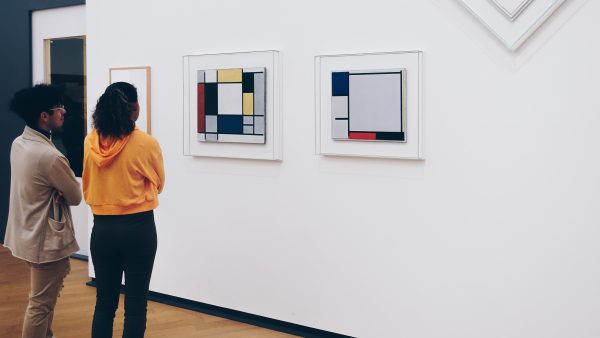 mondriaan omgekeerd in het museum