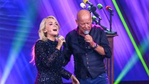 Thumbnail voor Samantha Steenwijk waagt het erop in ‘Secret Duets’: ‘Ik zat op Jan Peter Balkenende’