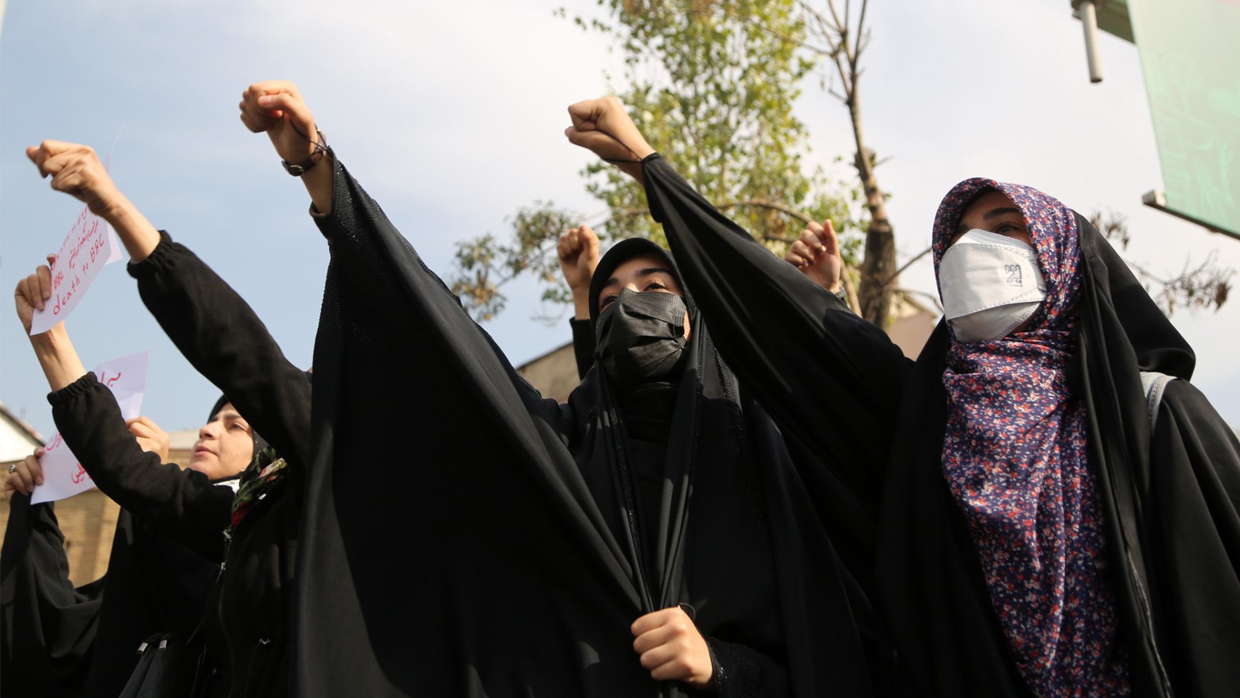 Vrouwen in Iran nog steeds massaal de straat op: wat kun jij doen vanuit Nederland?