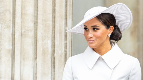 Meghan Markle vond studeren voor Britse inburgeringsexamen moeilijk