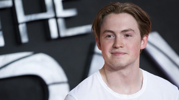 kit connor 'Heartstopper'-ster Kit Connor komt 'gedwongen' uit de kast