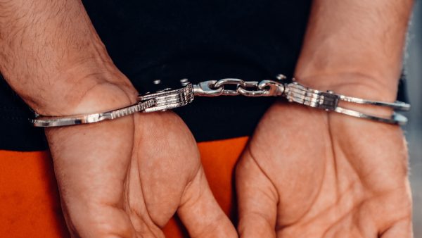 Vluchtauto en een enkelband: celstraf voor 2 Nederlanders om plofkraken
