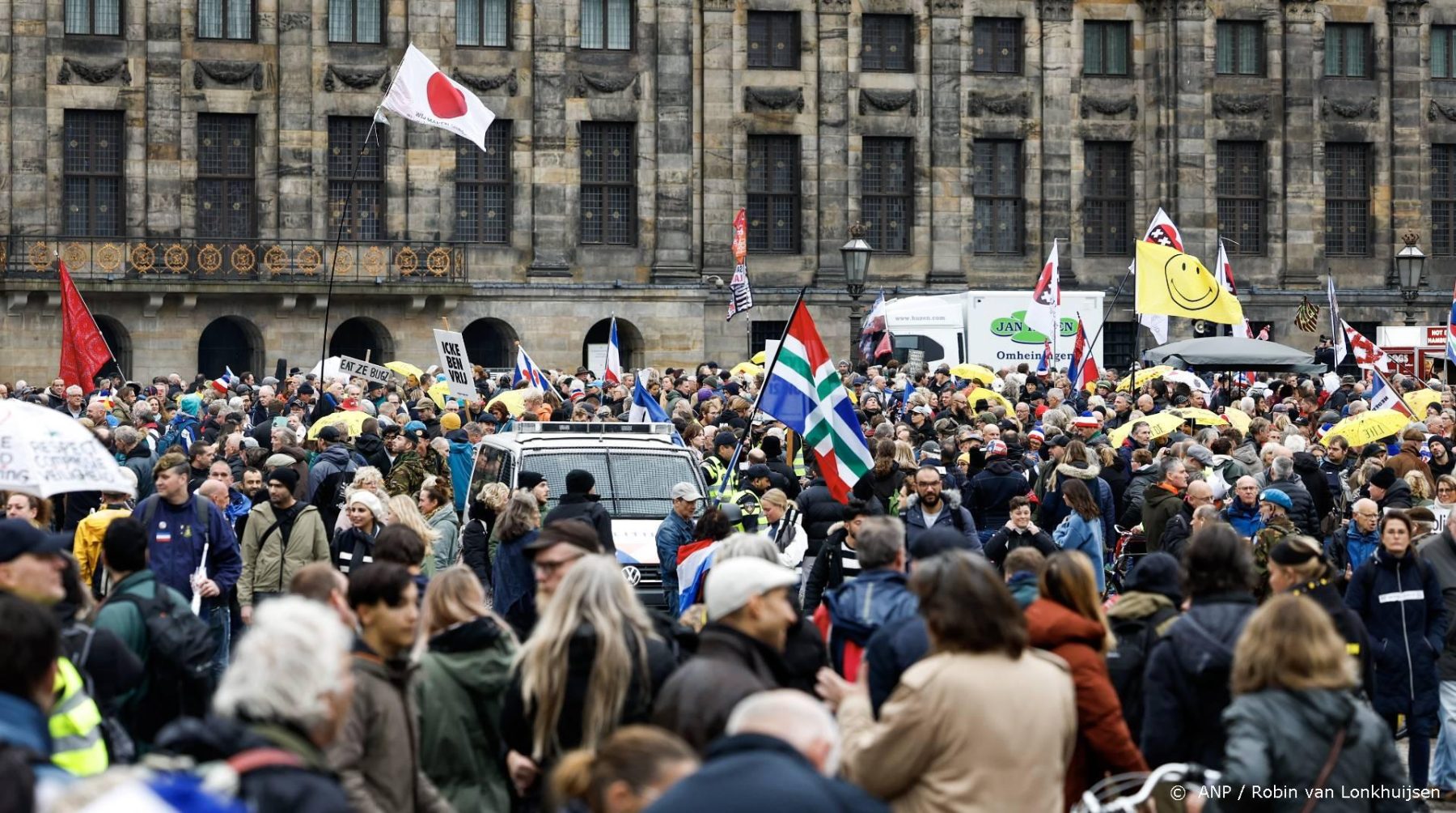 Geluidsinstallatie in beslag genomen door politie bij demonstratie op Dam