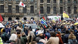 Geluidsinstallatie in beslag genomen door politie bij demonstratie op Dam