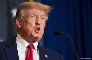 Thumbnail voor Trump stelt zich opnieuw verkiesbaar als Amerikaanse president