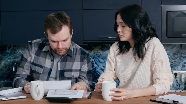 Vrouwen eindigen vaker met hogere opleiding: 'Werken mogelijk harder'