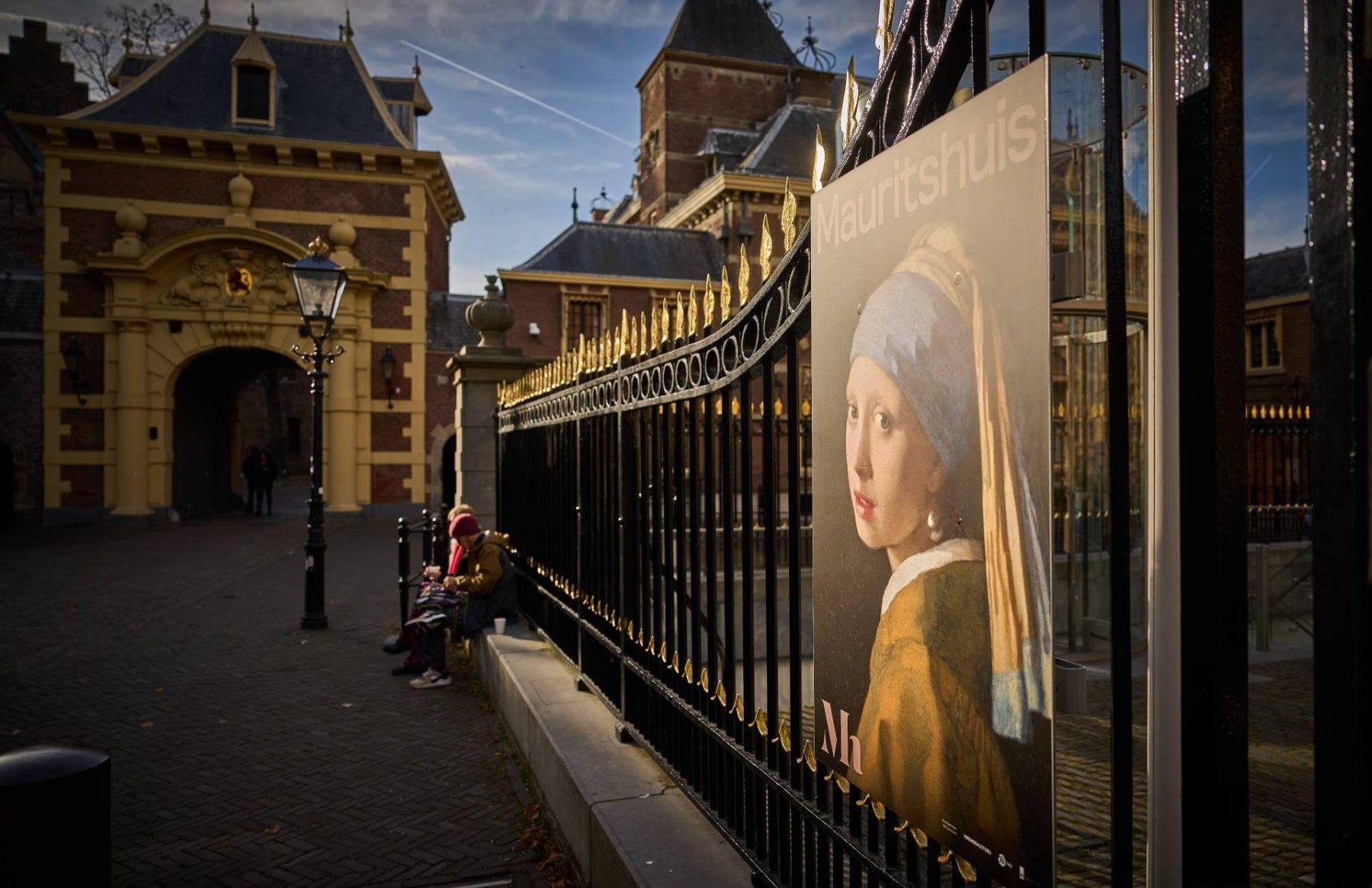 Klimaatplakkers 'Meisje met de parel' komen op vrije voeten