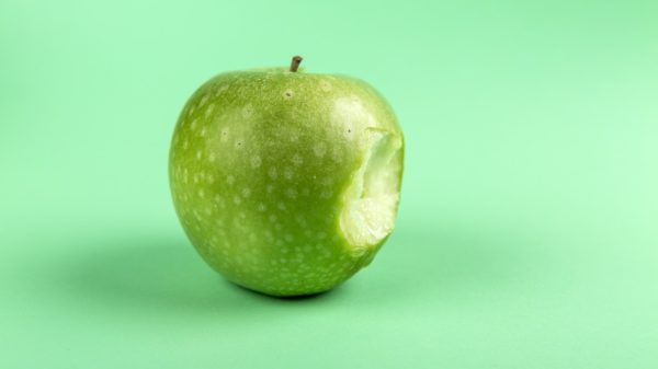 Snoep verstandig, eet (g)een appel: 'Te veel bestrijdingsmiddelen op appels voor kinderen'