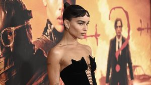 Thumbnail voor Zoë Kravitz laat tatoeages weghalen: 'Heb dit niet meer nodig'