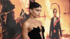 Thumbnail voor Zoë Kravitz laat tatoeages weghalen: 'Heb dit niet meer nodig'