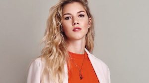 Thumbnail voor Anouk Hoogendijk blikt terug op voetbalcarrière: 'Wij kregen soms niet meer dan een reiskostenvergoeding'